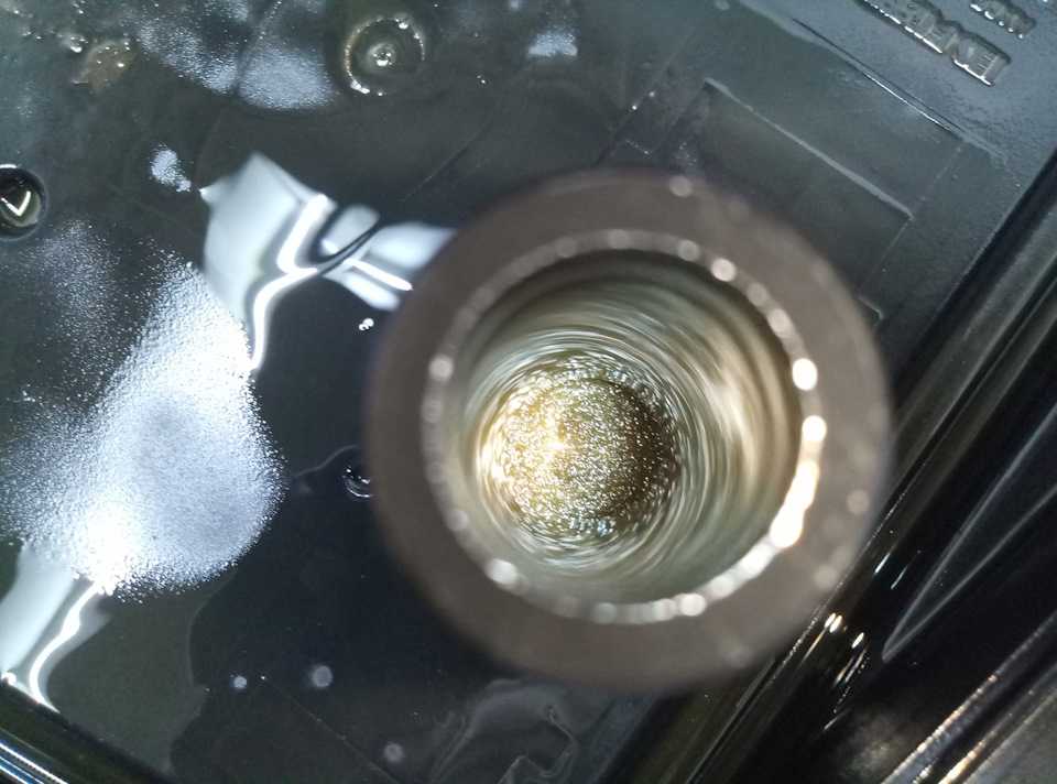 Почему масло пузырится в моторе