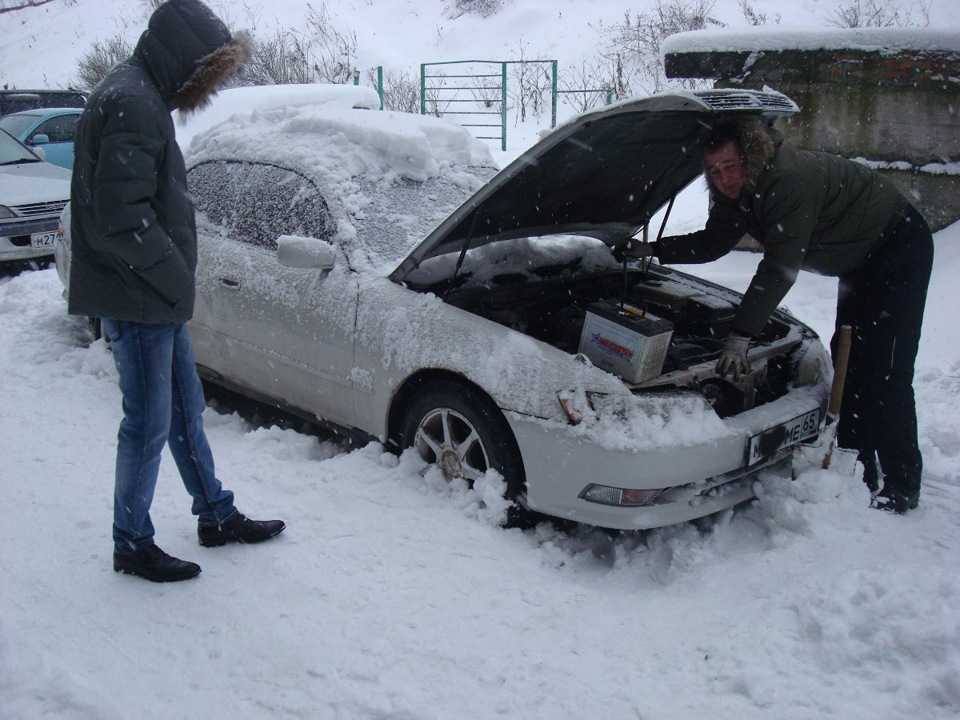 Нужно ли прогревать двигатель зимой. за или против. разберемся в вопросе