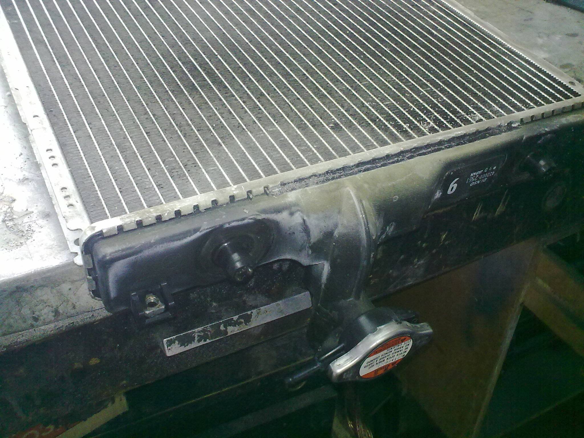 Как отремонтировать радиатор системы охлаждения двигателя машины